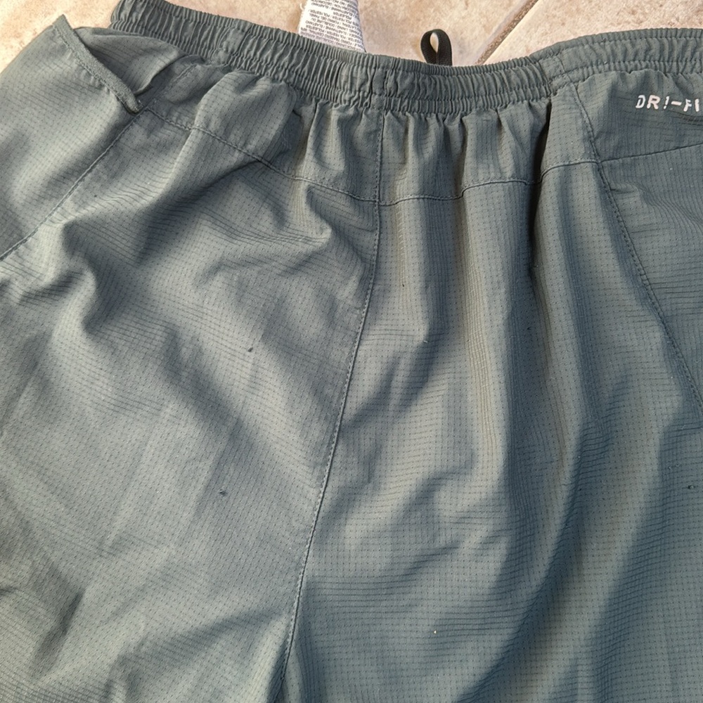 Nike soul cycle green mens shorts size medium - Picture 7 of 8